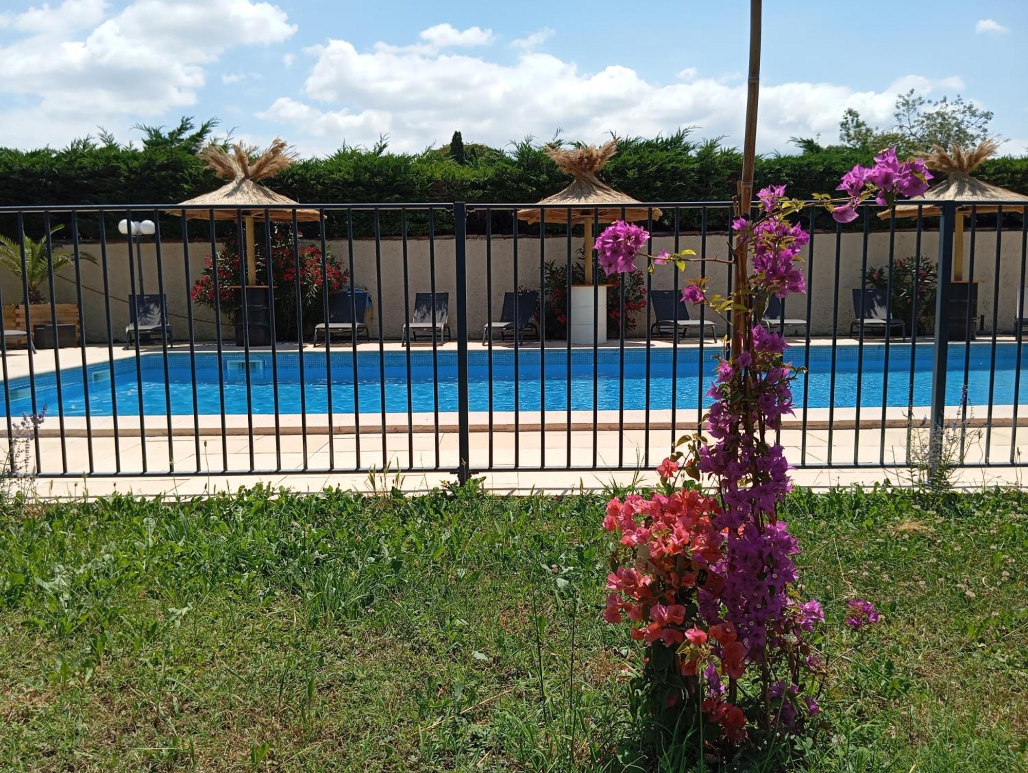 Logis Acotel Hotel Le Pontet (Vaucluse)