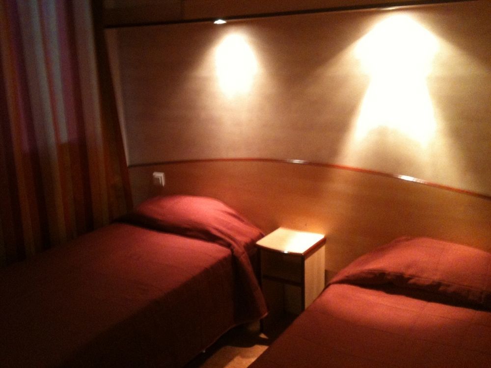 Hotel Logis Acotel 3*