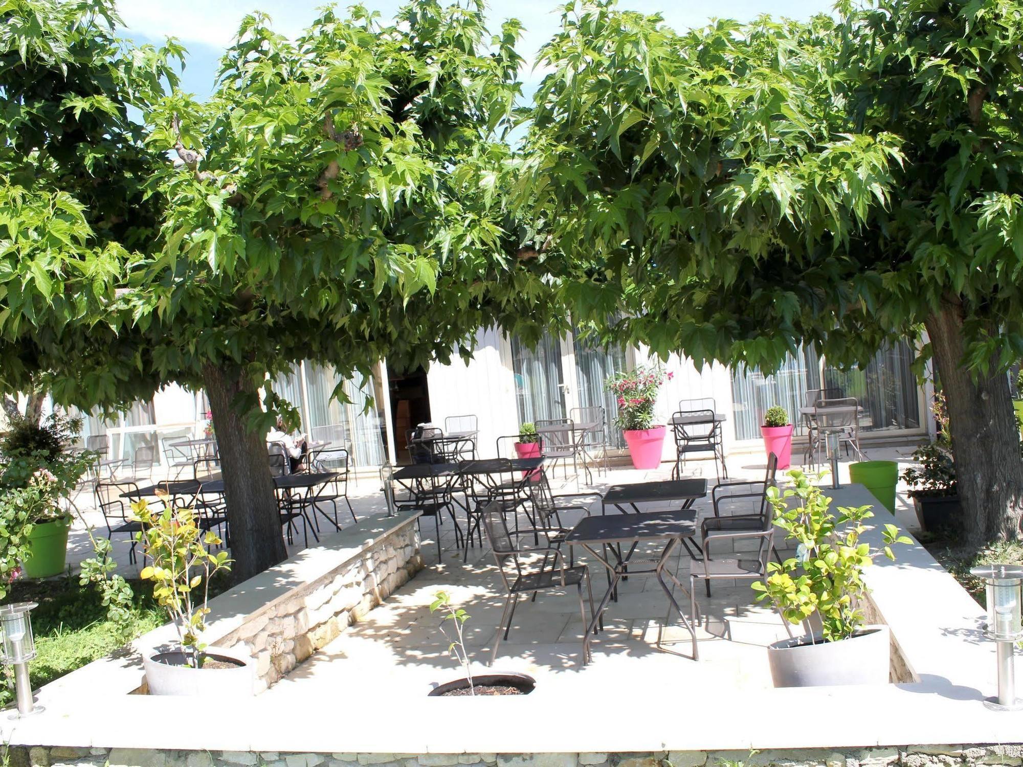 Hotel Logis Acotel